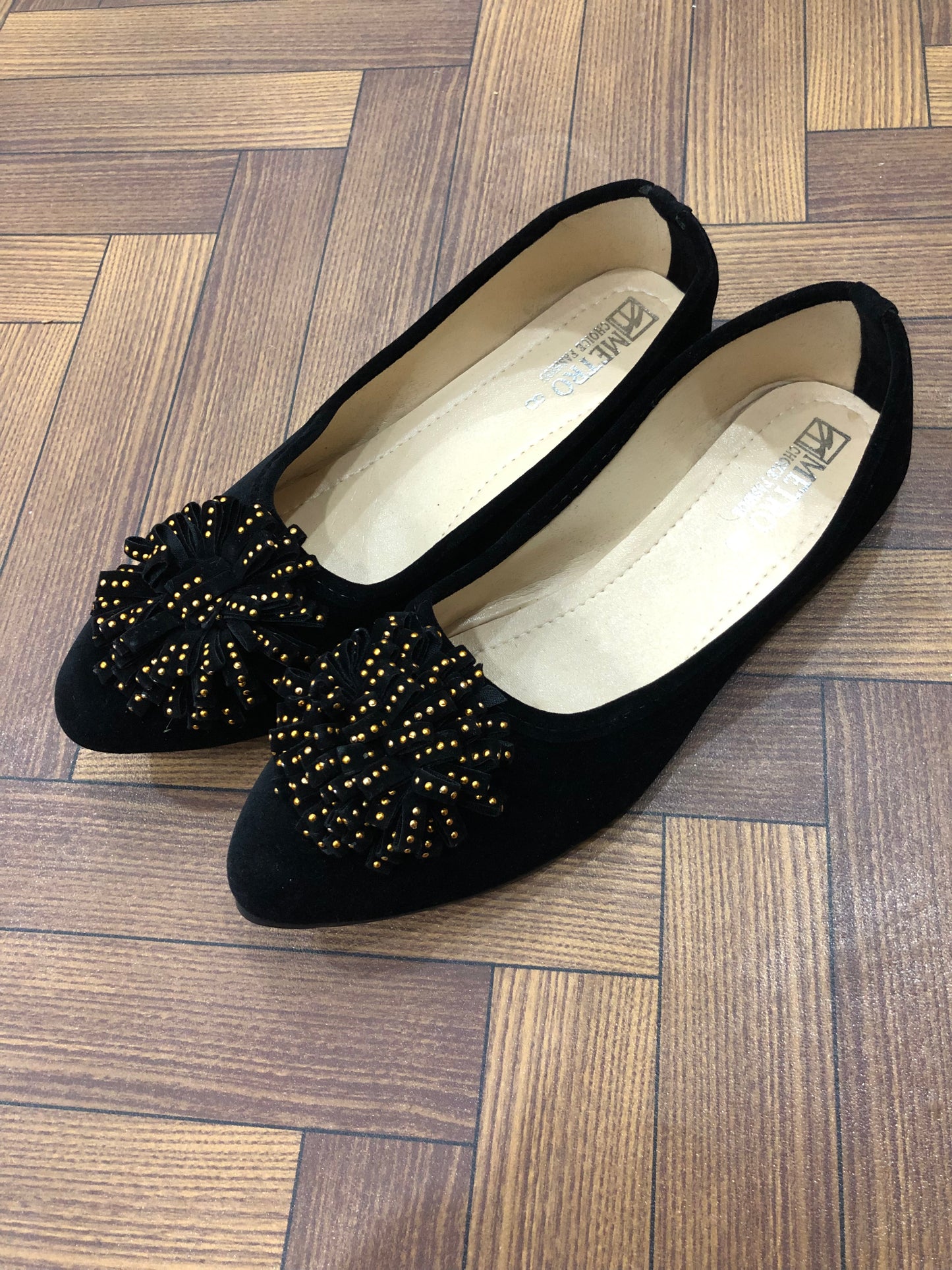 MM560 - POSH PUMPS(velvet)