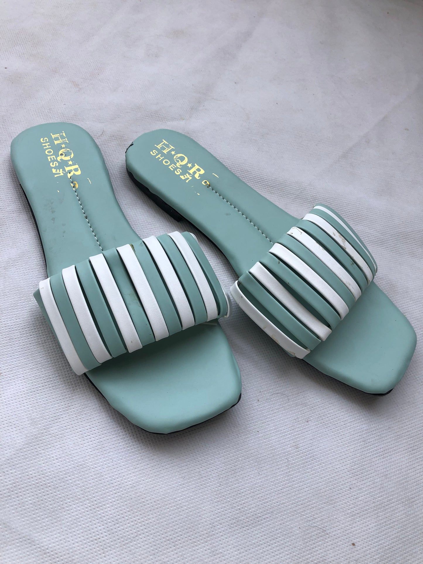 MM878-CASUAL SLIDES