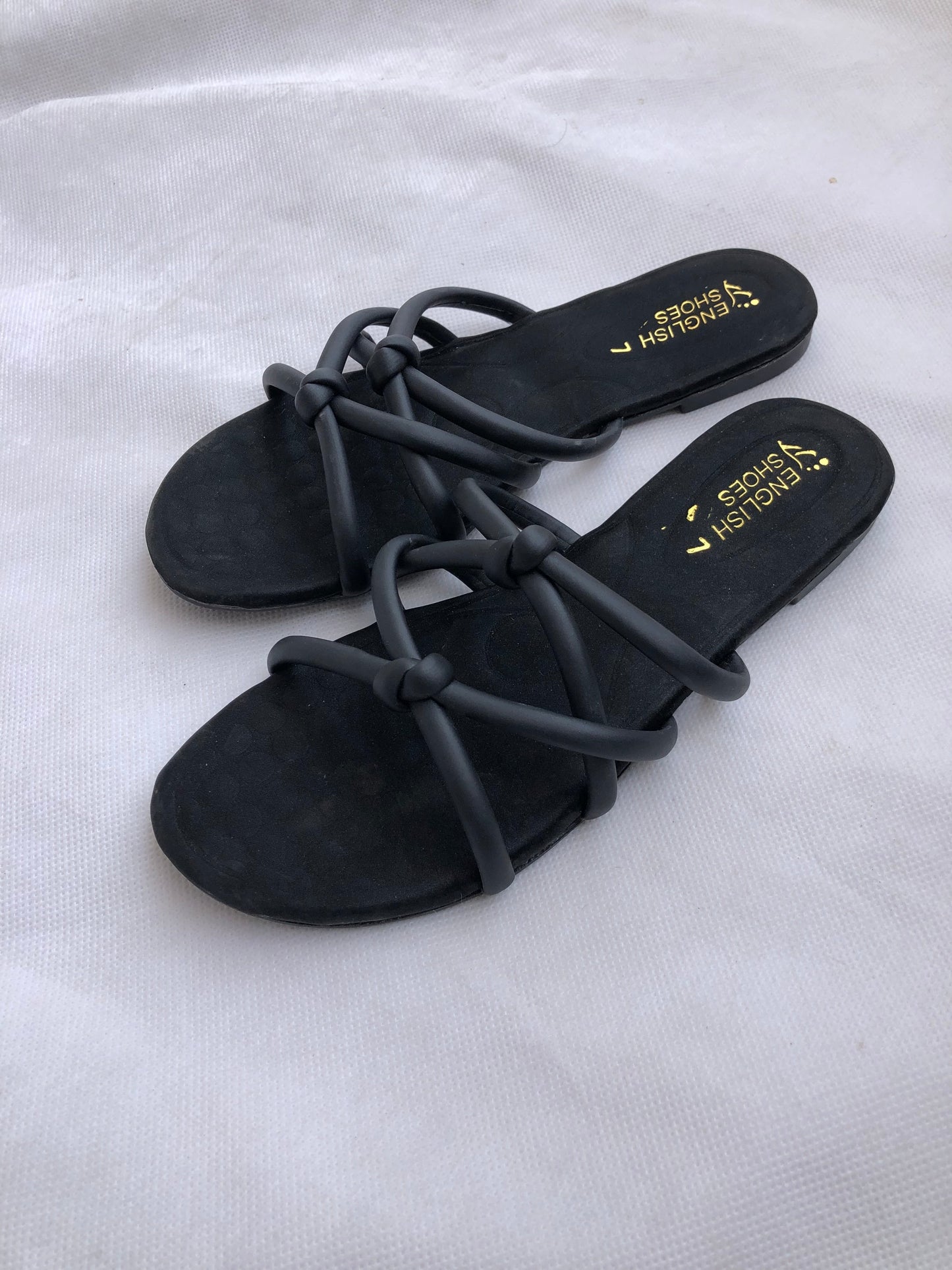 MM241-CASUAL SLIDES