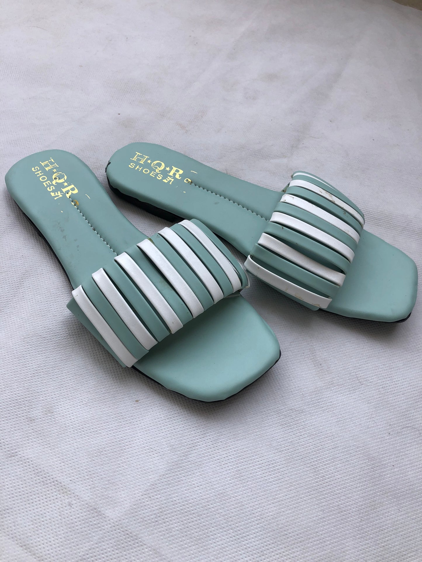 MM878-CASUAL SLIDES