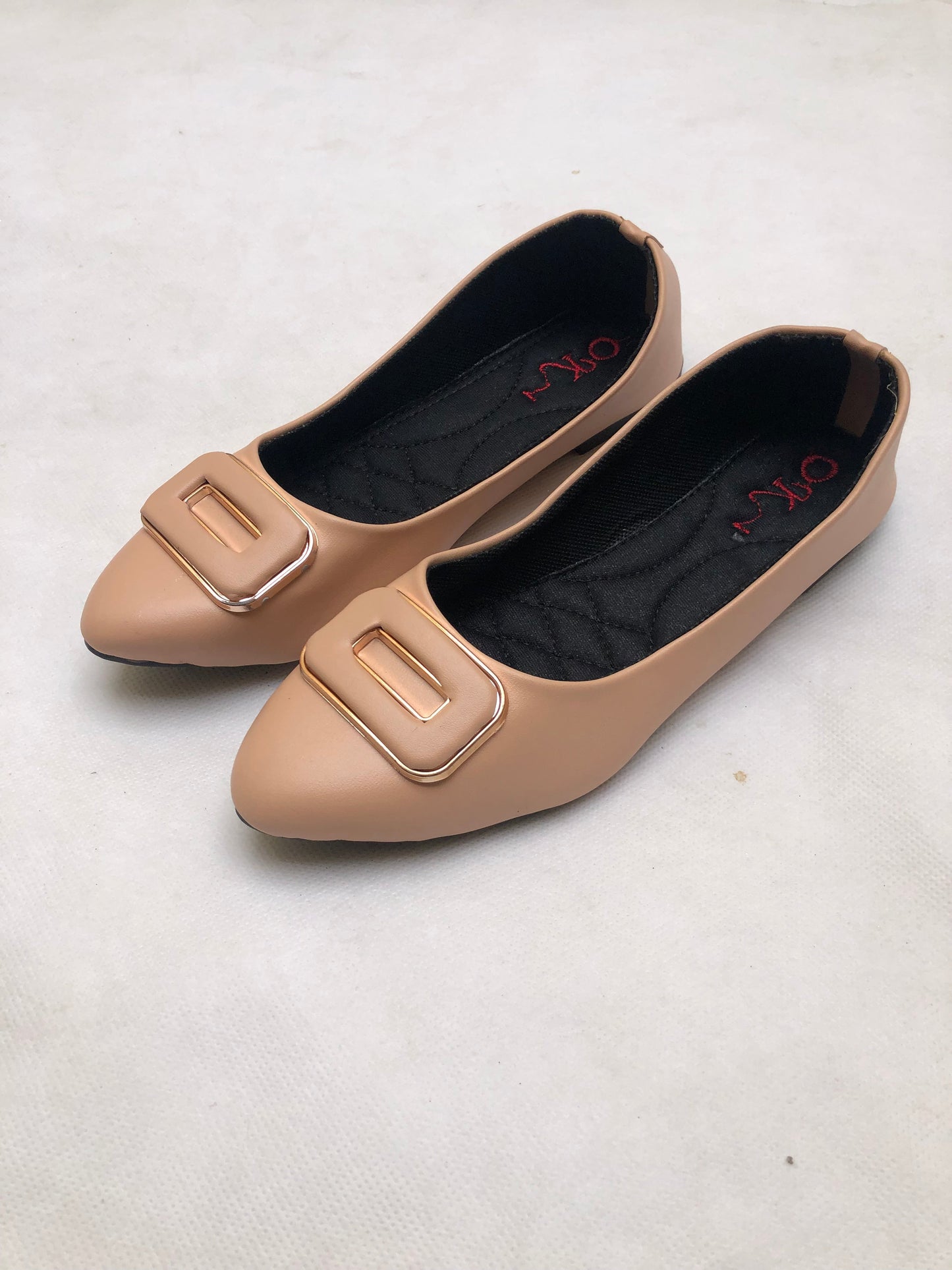 MM49-POSH PUMPS