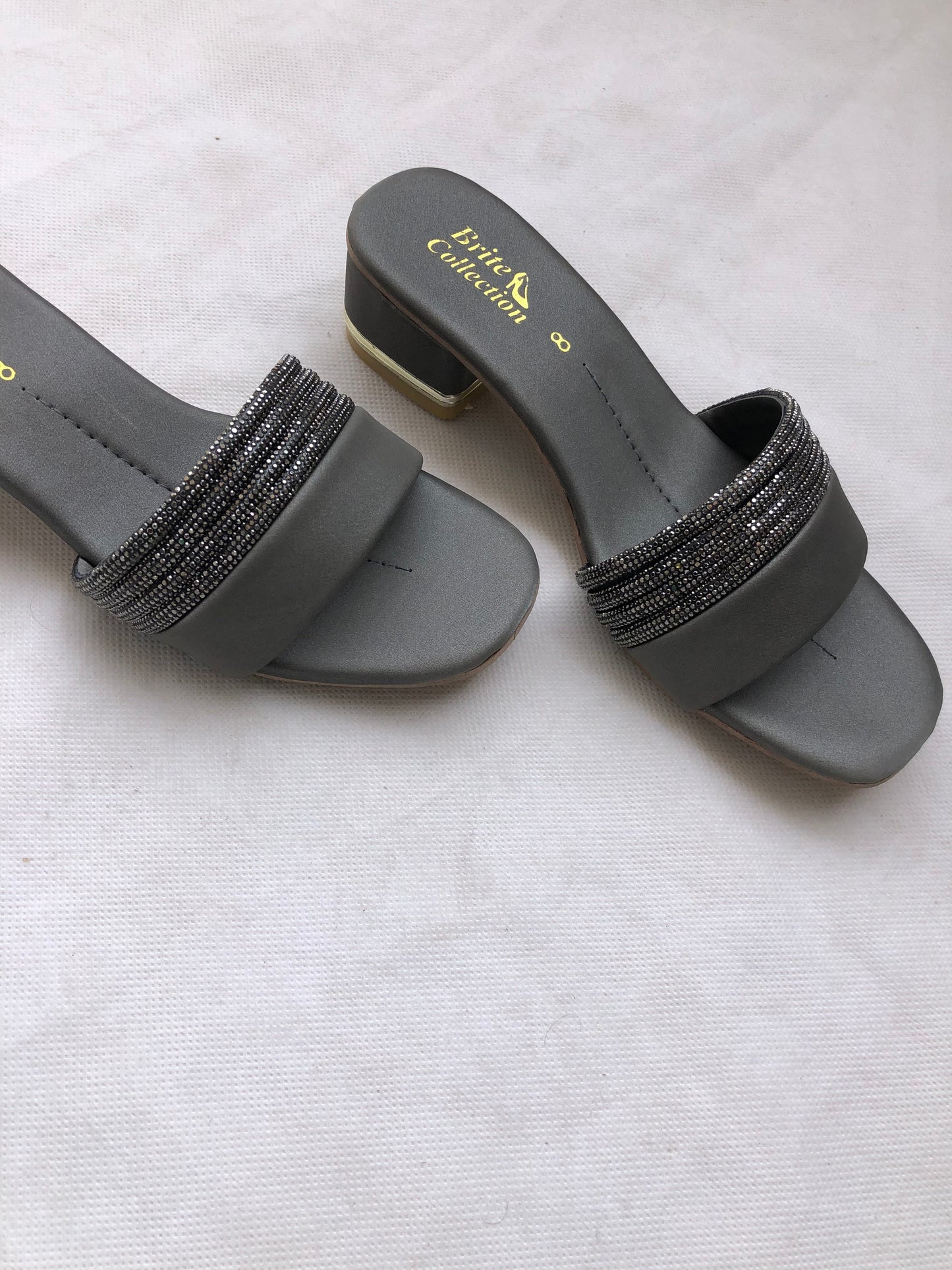 MM056- BLOCK HEEL