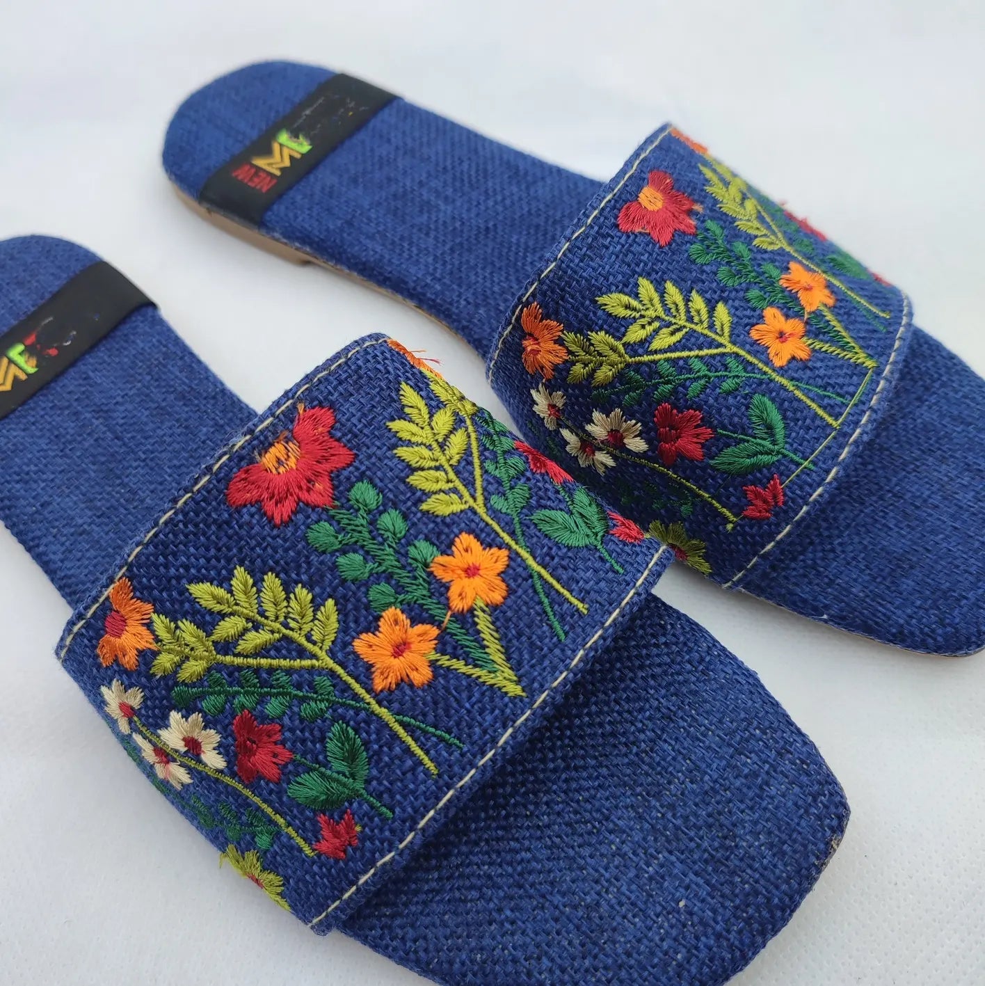 MM37-HAND EMBOIDERED SLIDES(BLUE)