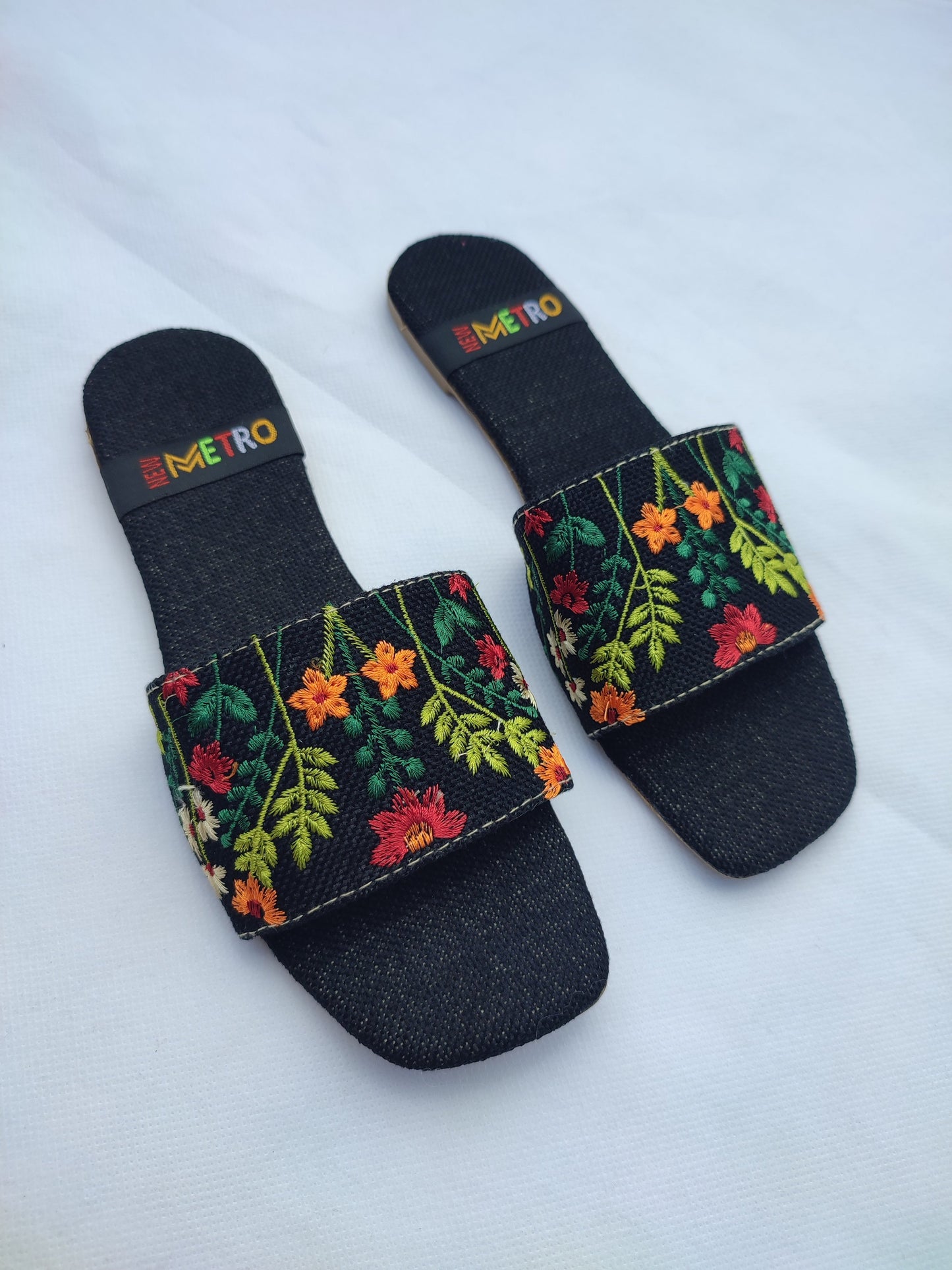 MM36-HAND EMBOIDERED SLIDES (BLACK)