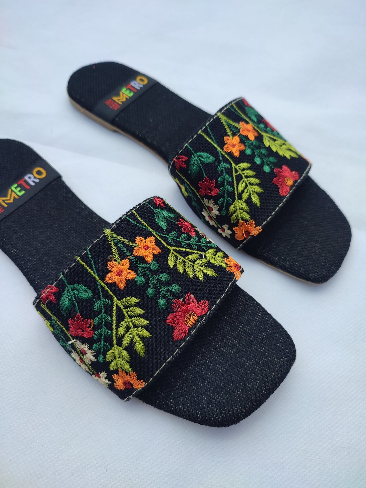 MM36-HAND EMBOIDERED SLIDES (BLACK)