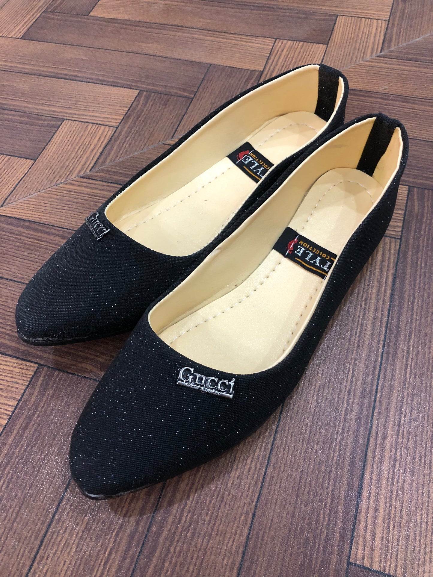 MM563 - MOONLIGHT PUMPS (Black)