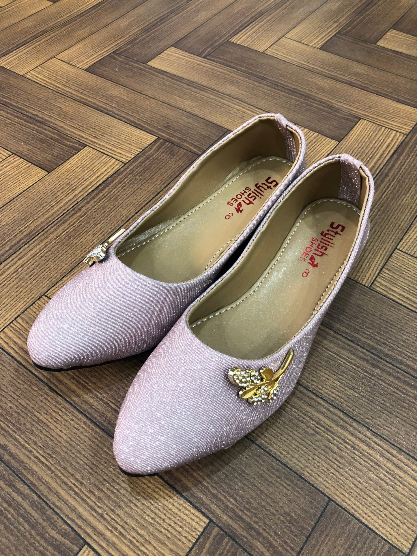 MM524 - POSH PUMPS