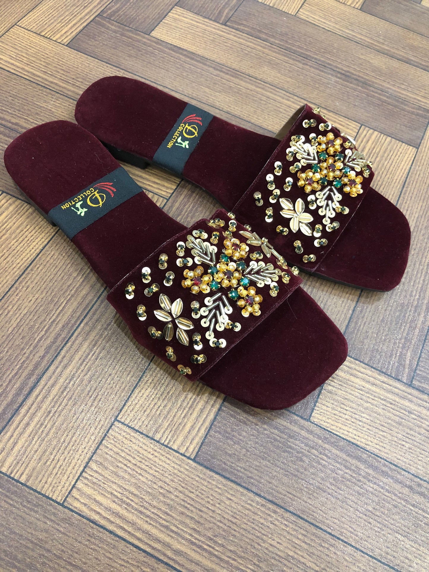 MM426-FANCY EMBROIDERED SLIDES