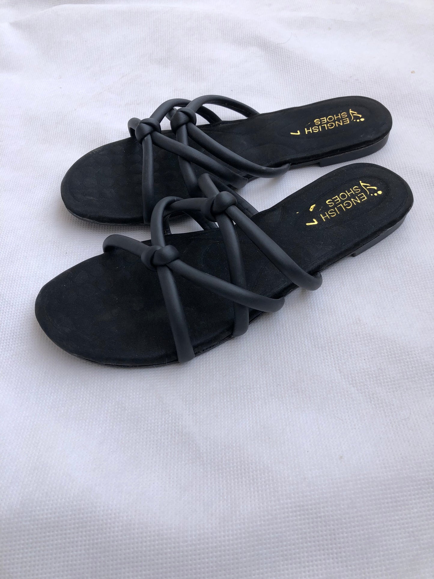 MM241-CASUAL SLIDES