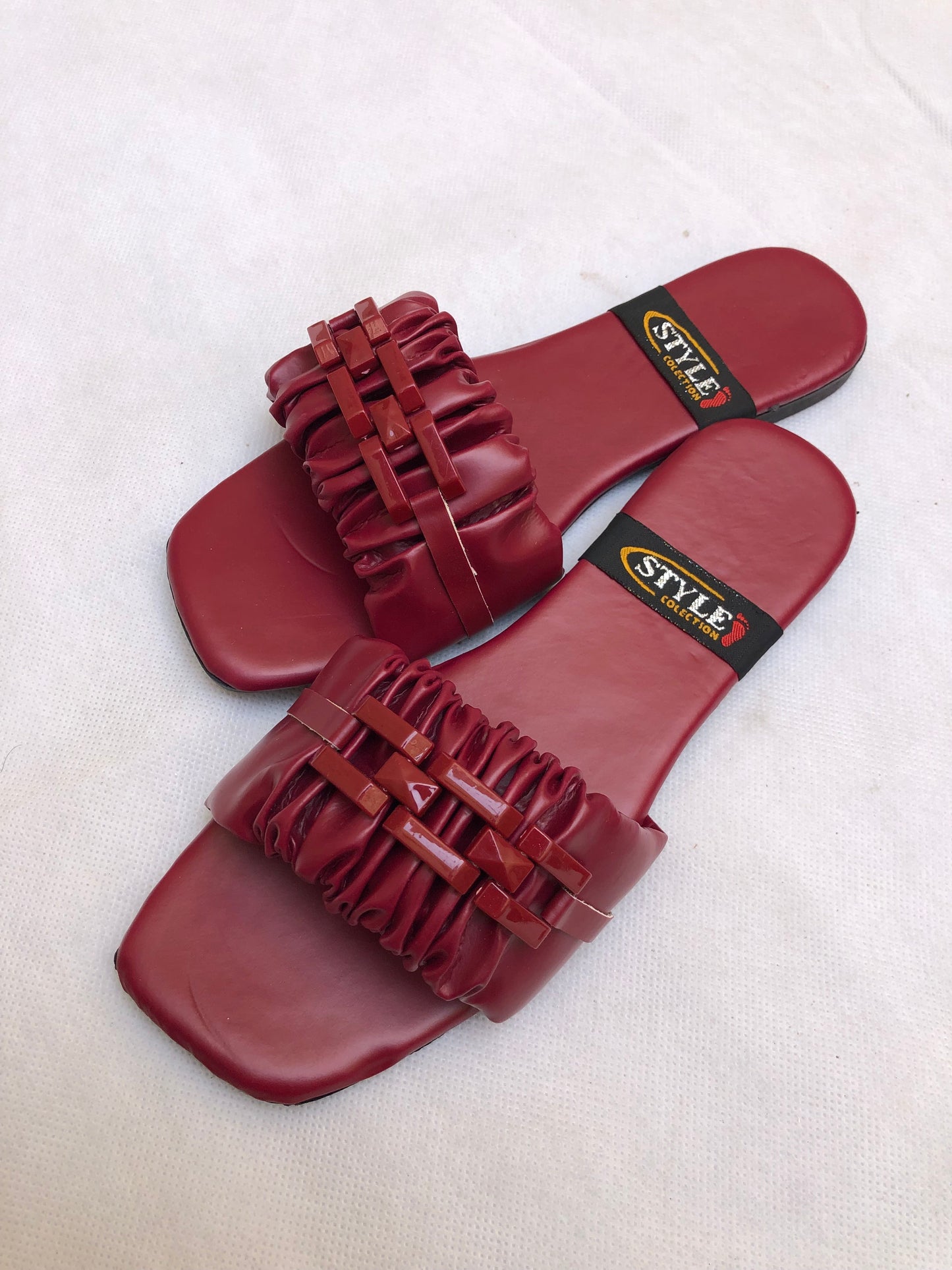 MM256-CASUAL SLIDES