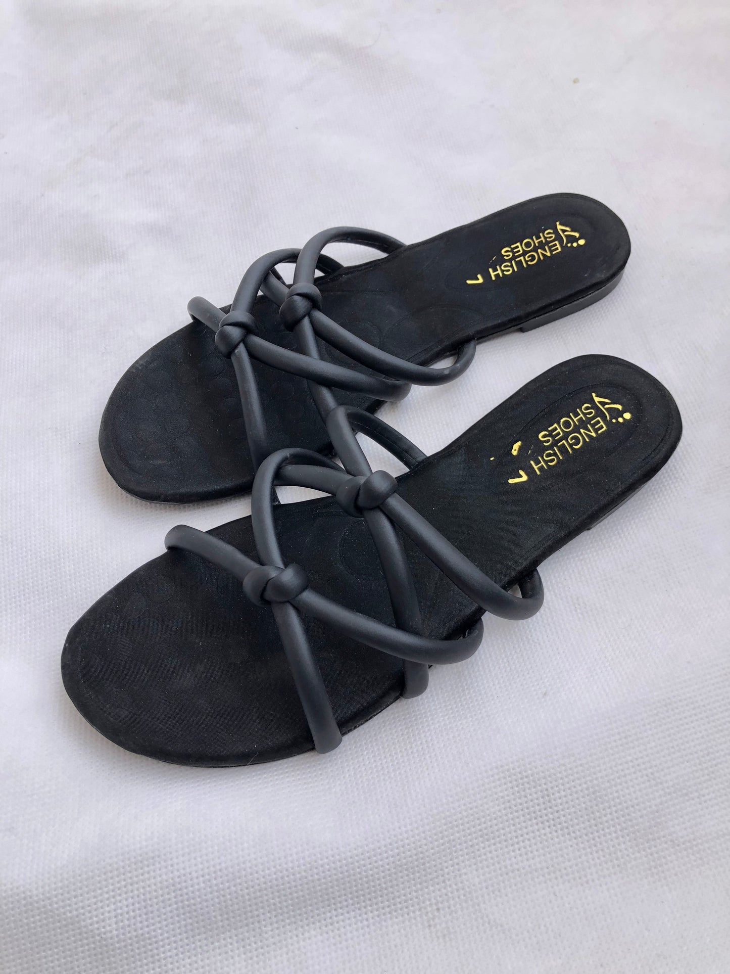 MM241-CASUAL SLIDES