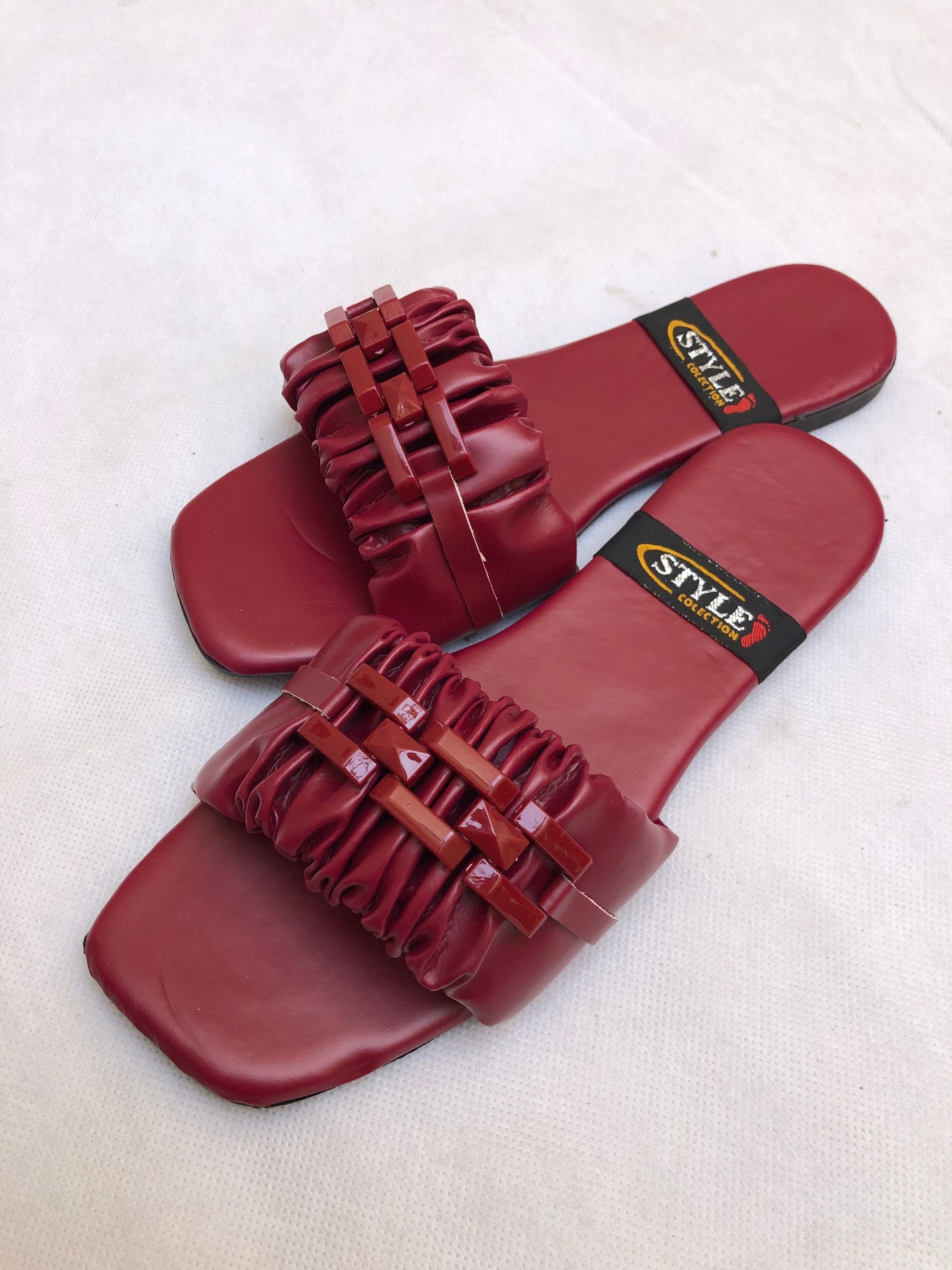 MM256-CASUAL SLIDES