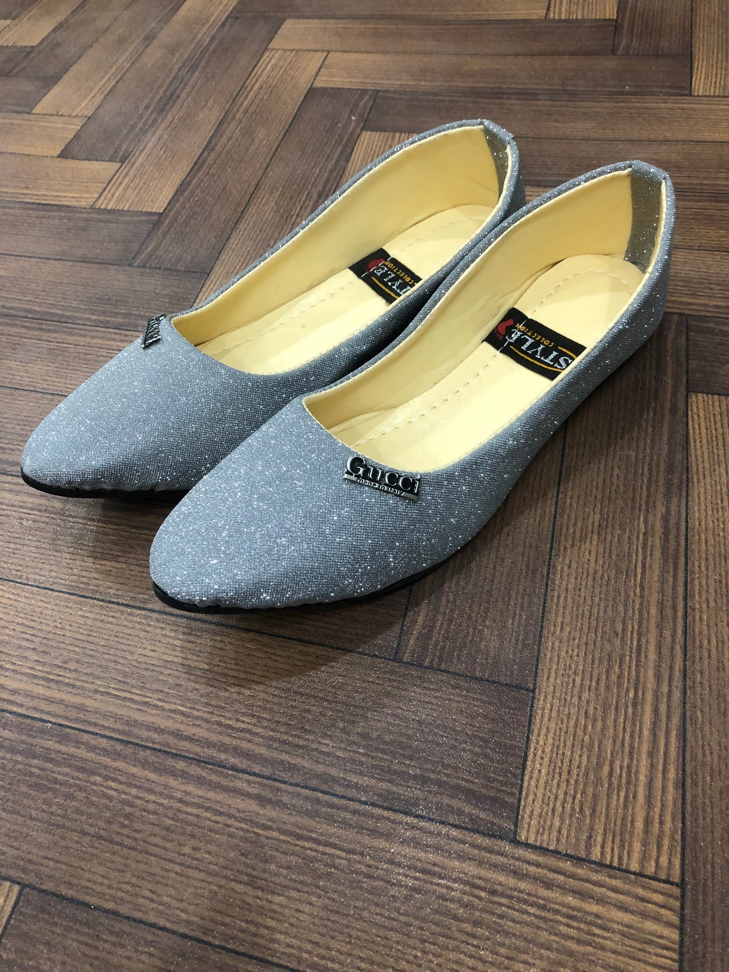 MM563 - POSH PUMPS