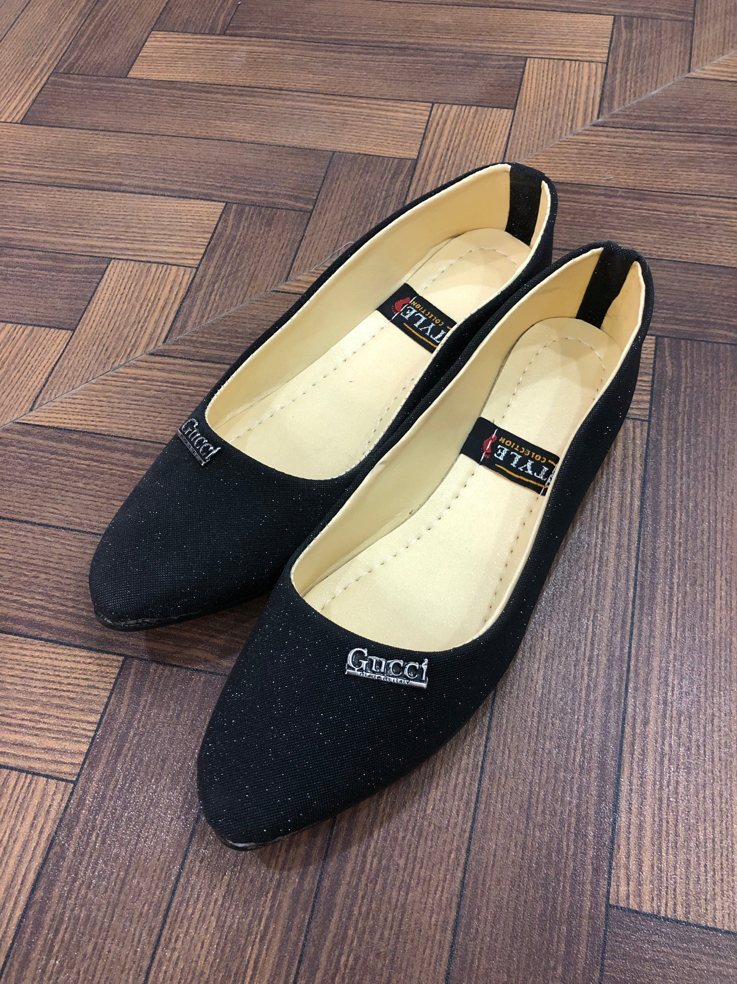 MM563 - MOONLIGHT PUMPS (Black)