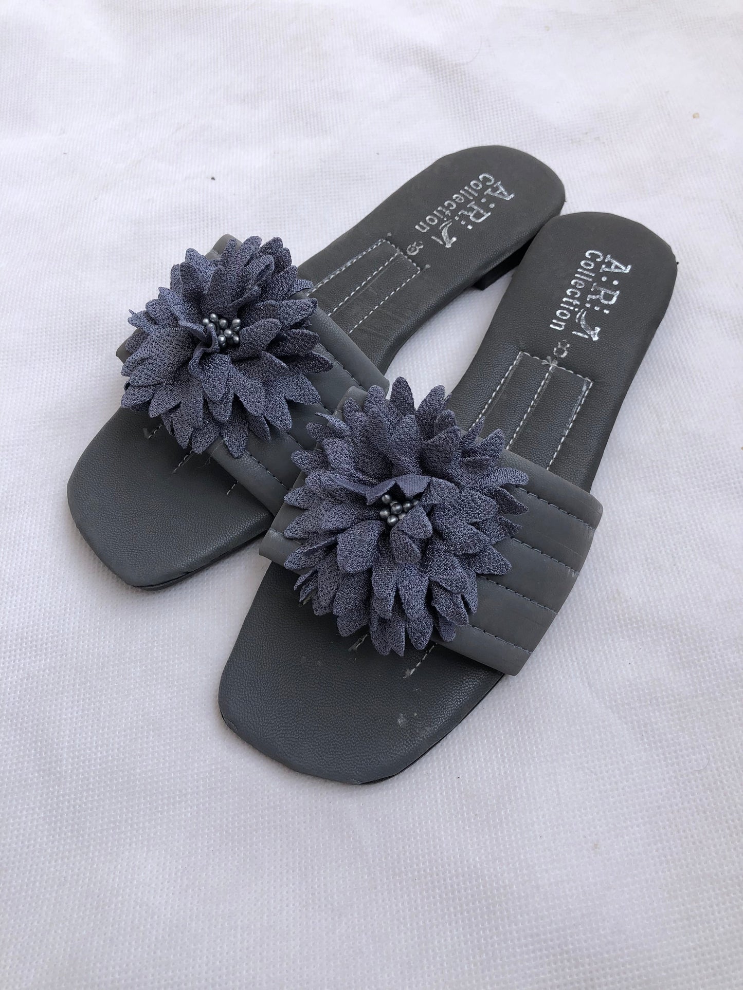 MM267-CASUAL SLIDES