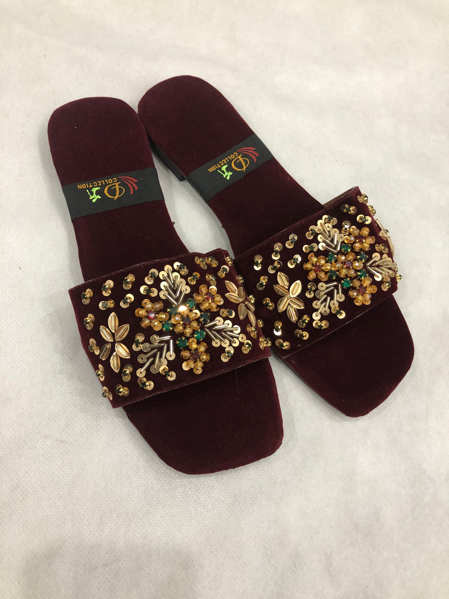 MM426-FANCY EMBROIDERED SLIDES