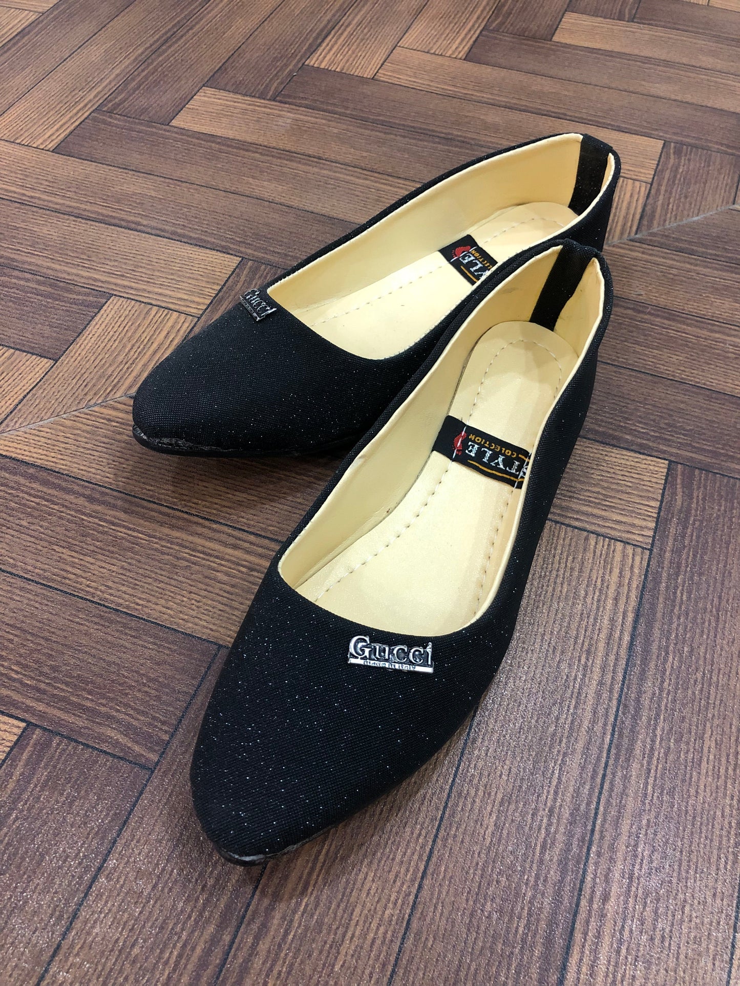 MM563 - MOONLIGHT PUMPS (Black)