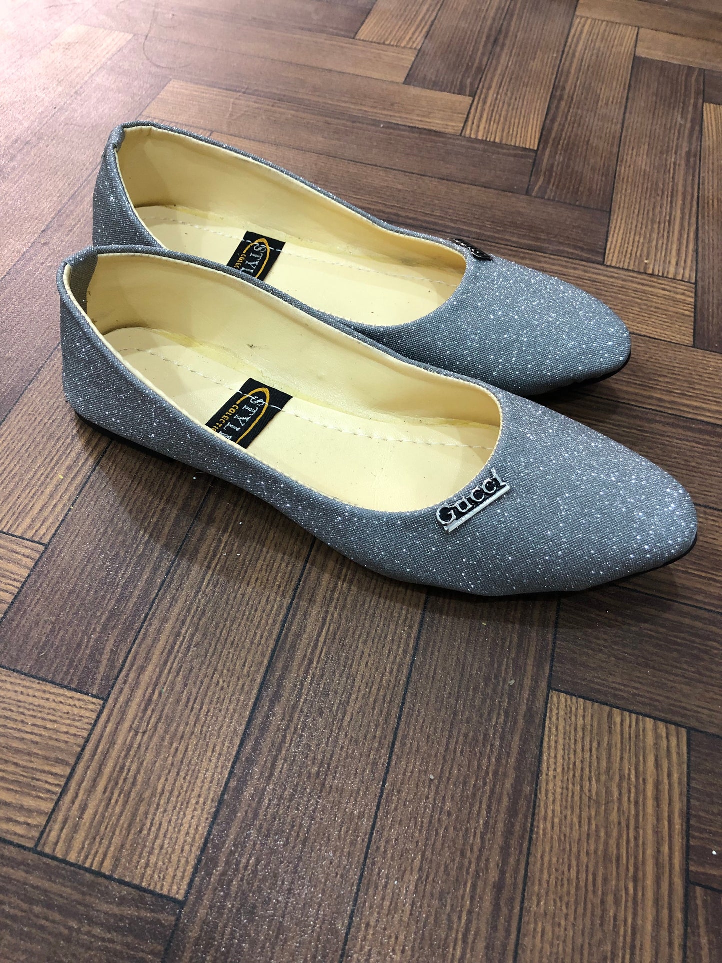 MM57 - POSH PUMPS