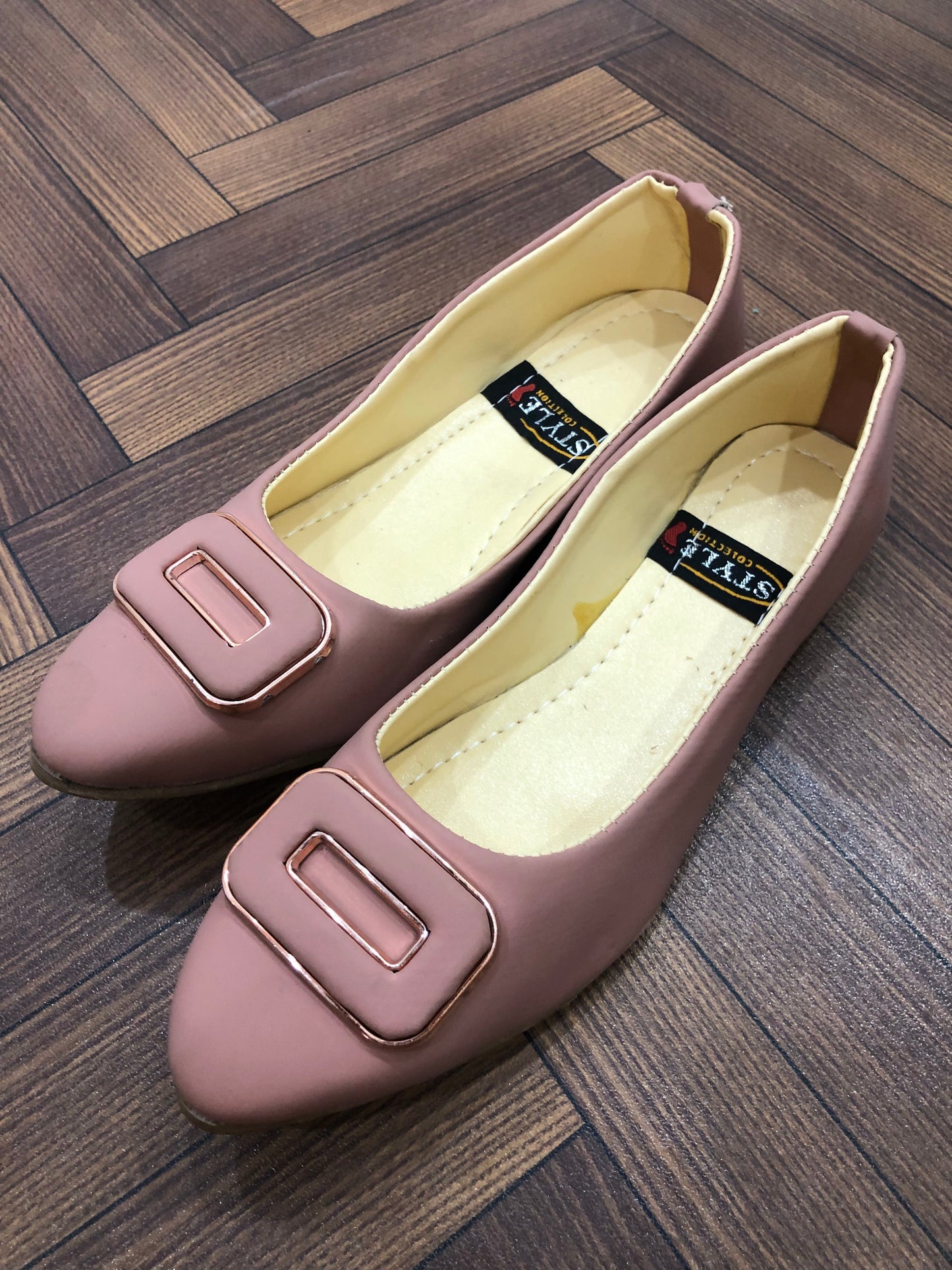 MM899 - POSH PUMPS