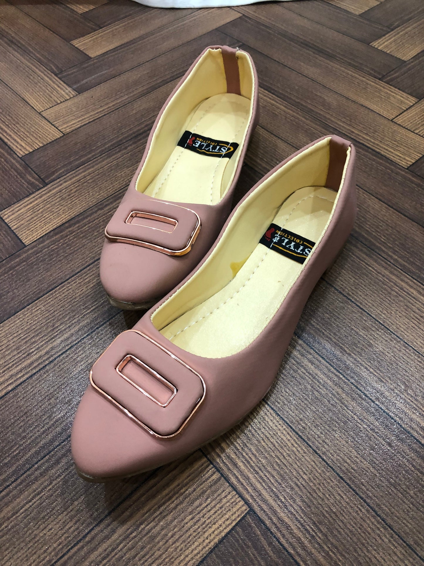MM899 - POSH PUMPS