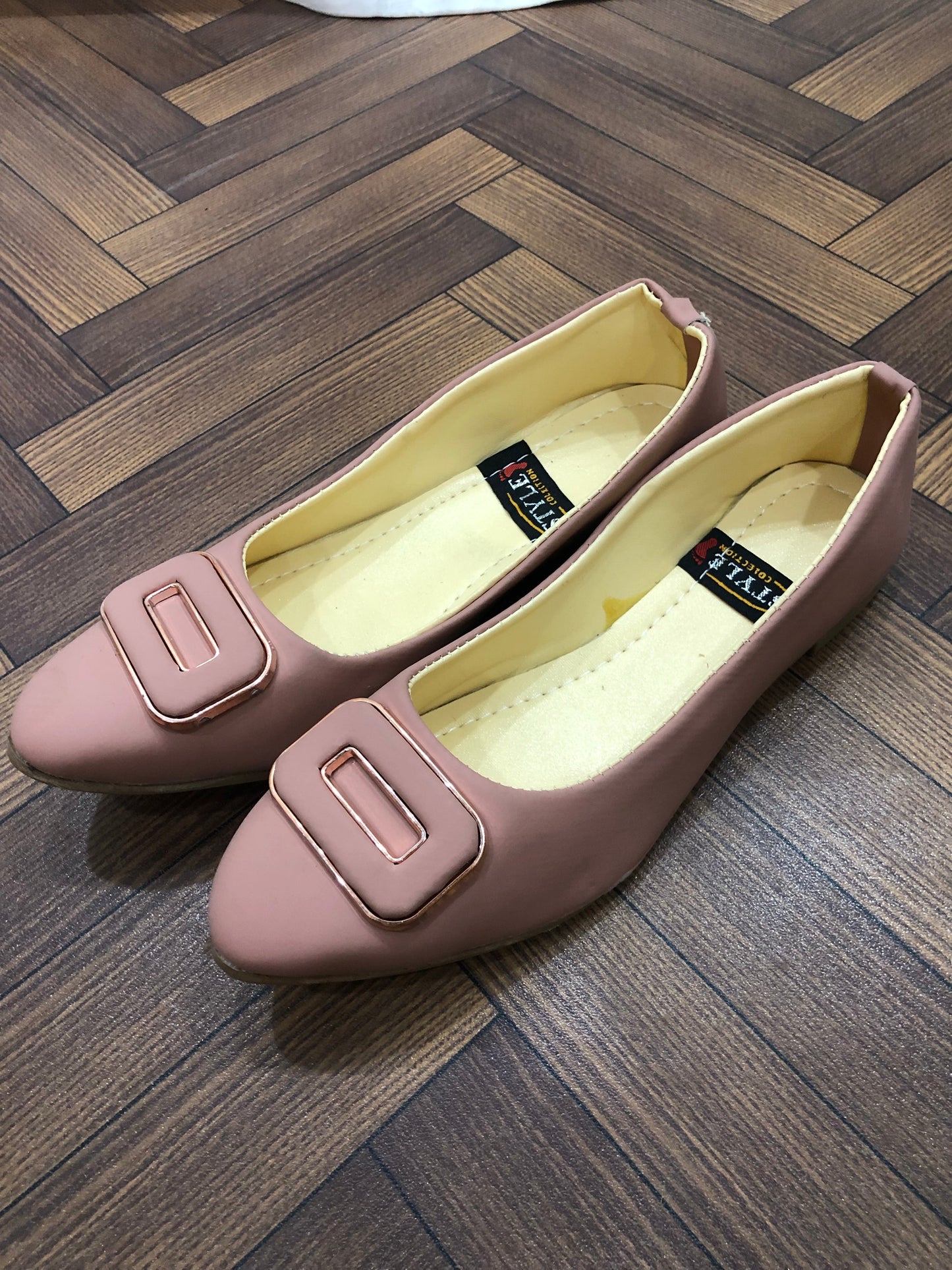 MM899 - POSH PUMPS