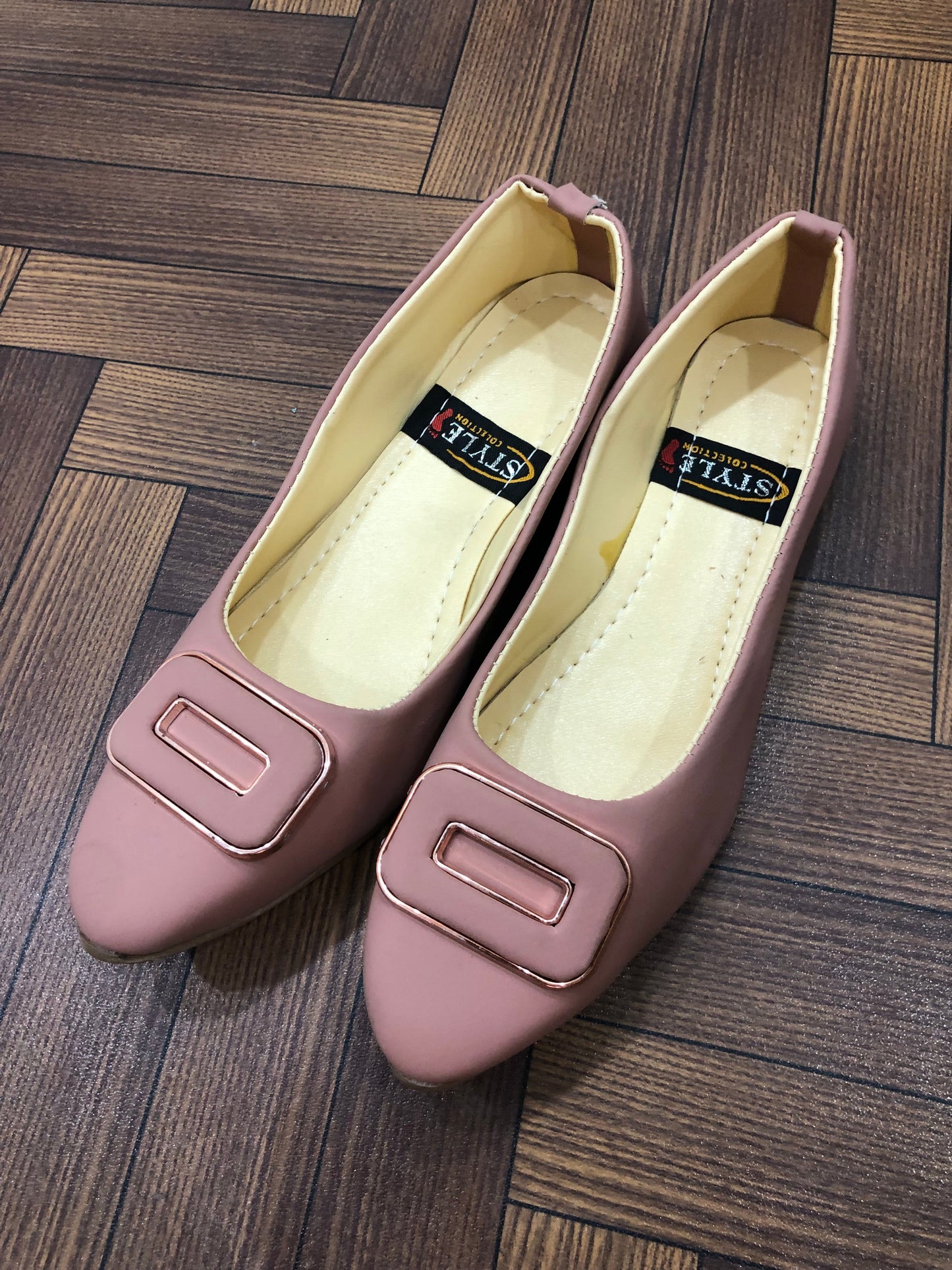 MM899 - POSH PUMPS