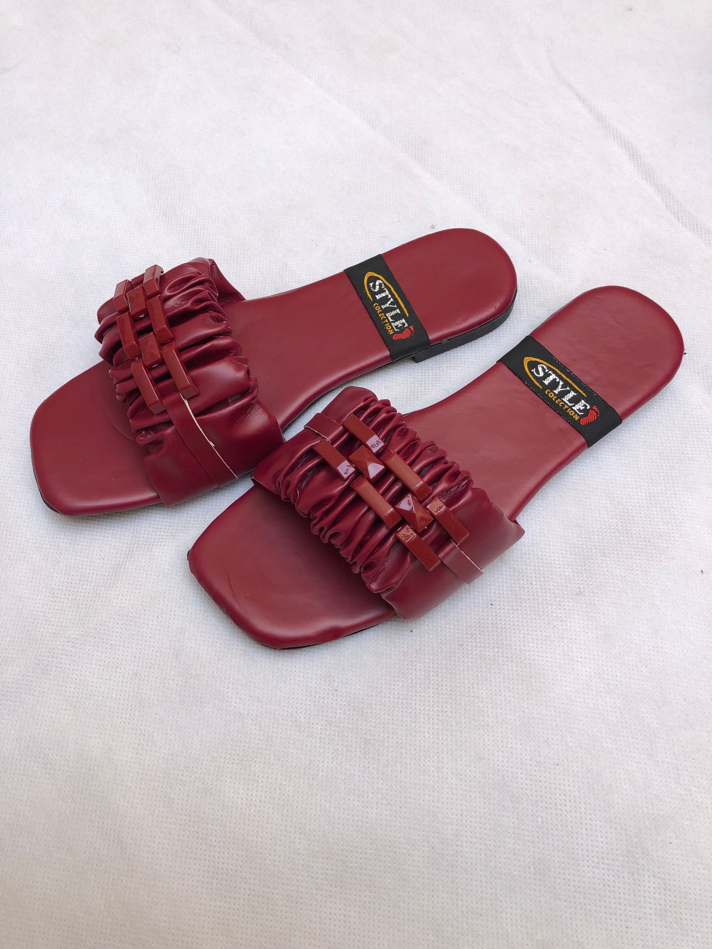 MM256-CASUAL SLIDES